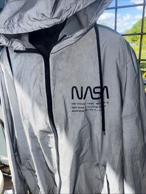 NASA Reflective Jacket Men’s Large Lightweight Zip Up Silver Streetwear